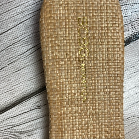 BCBGENERATION Genna Straw Pom Pom Slides - Picture 9 of 9